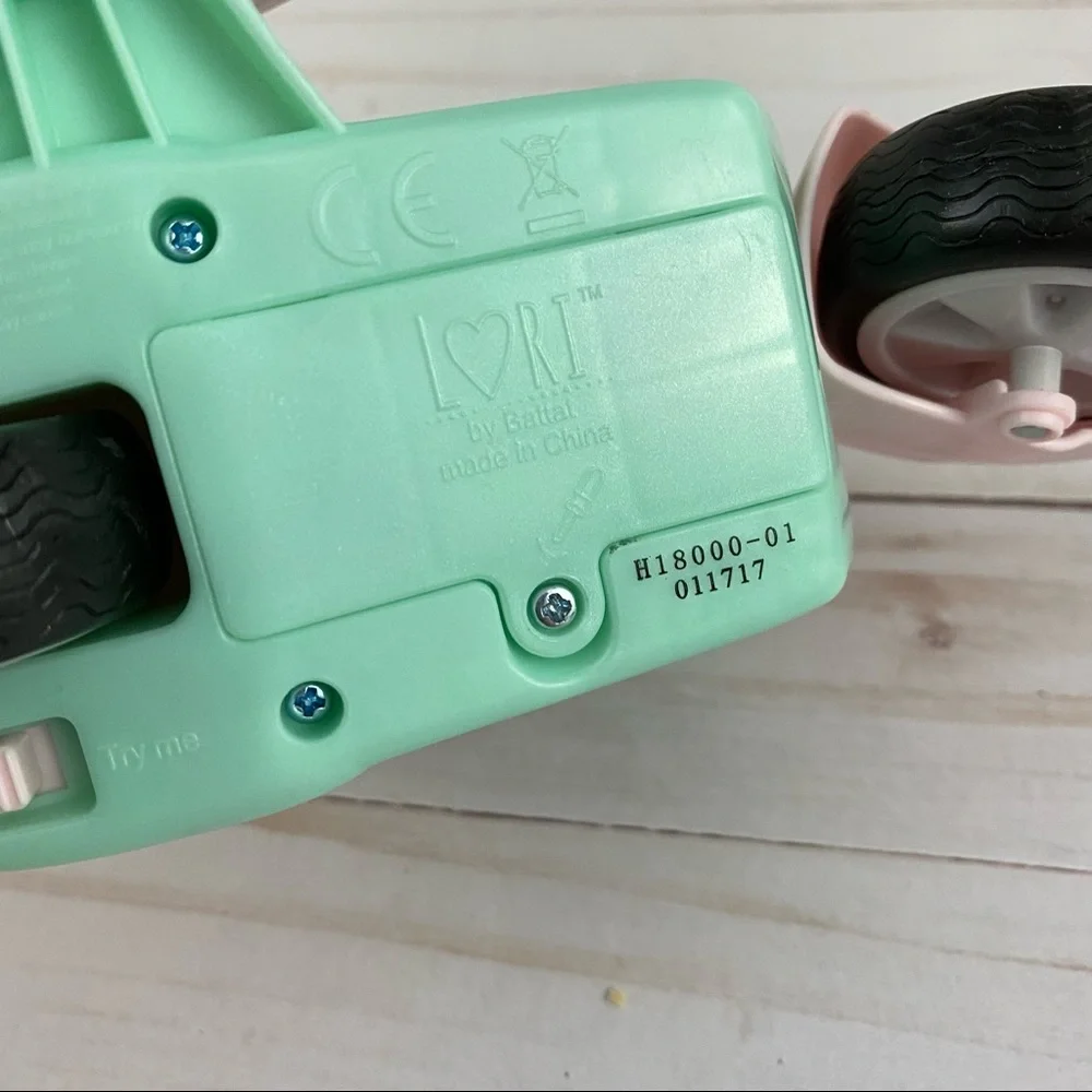 Battat Lori Doll Scooter Let’s go for a spin 6” FM Radio